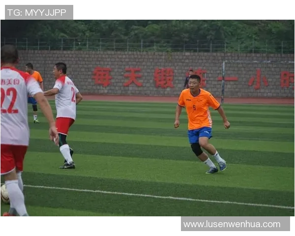 光辉岁月与足球明星的传奇故事与激情瞬间回顾